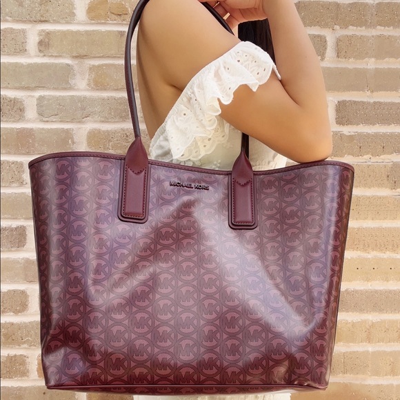 Michael Kors Large Tote - Picture 2 of 4